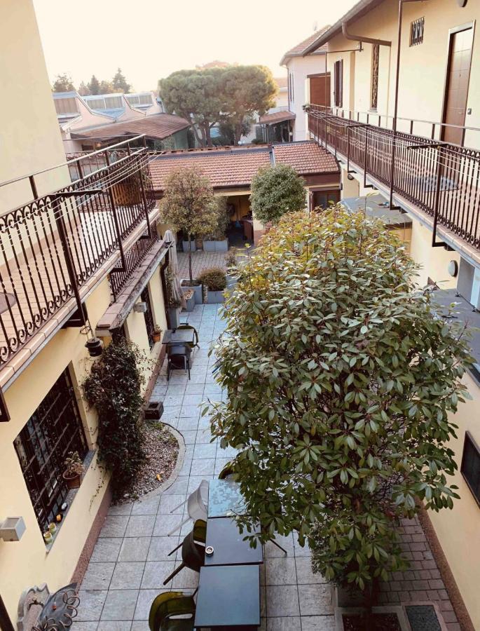 Maura'S B&B Gallarate Esterno foto